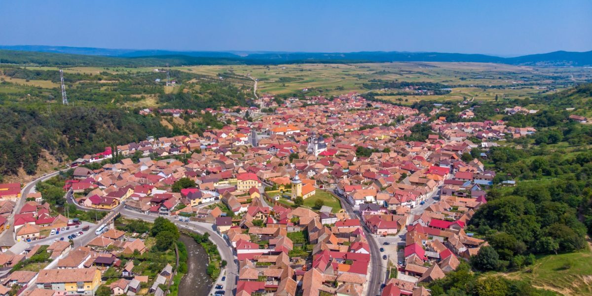 Satul românesc: Noi reguli pentru construcții, simplificate