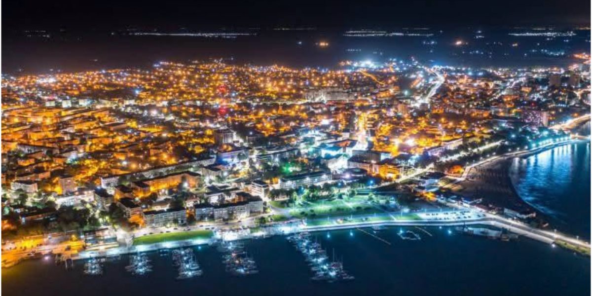 Mangalia: Iluminatul stradal va fi complet funcțional vara