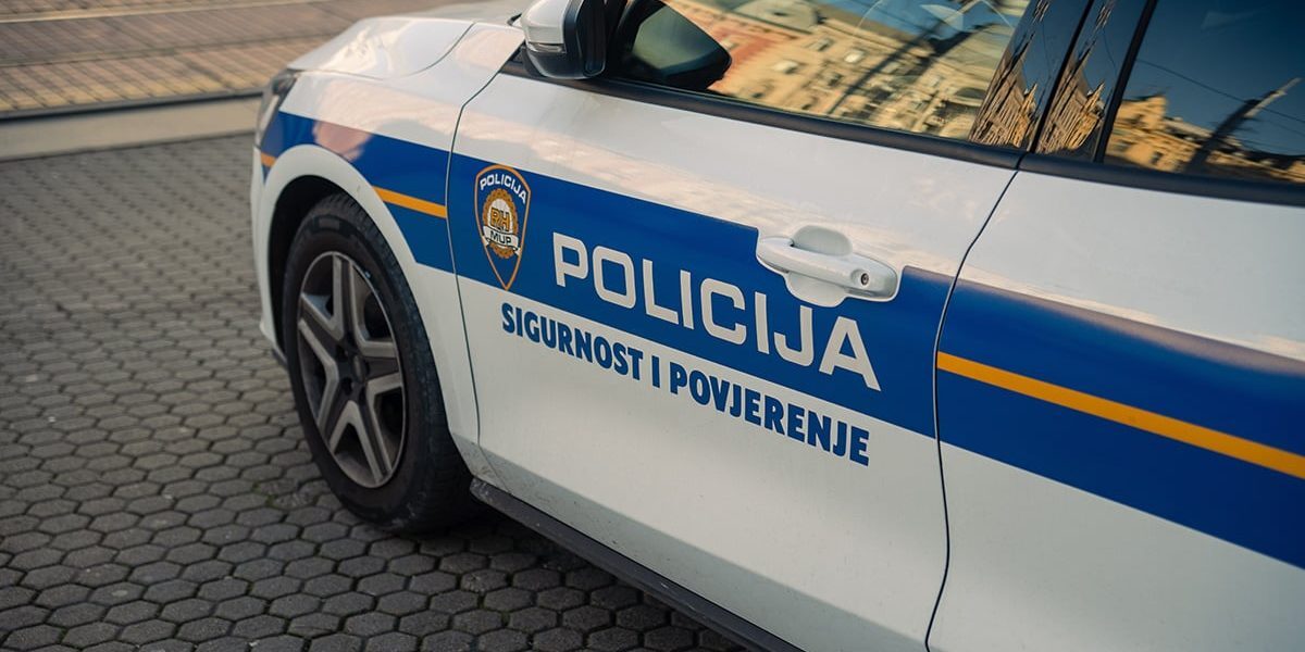 Polițiști croați, scandal: relații intime la serviciu