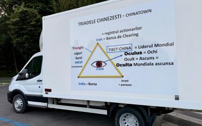 Panouri cu teorii conspiraționiste despre Zelenski și China, în București