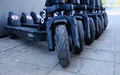 Trotinete: risc triplu de traumatisme craniene față de motocicliști