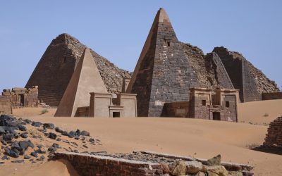 Piramidele din Sudan, sub asaltul nisipului și al războiului