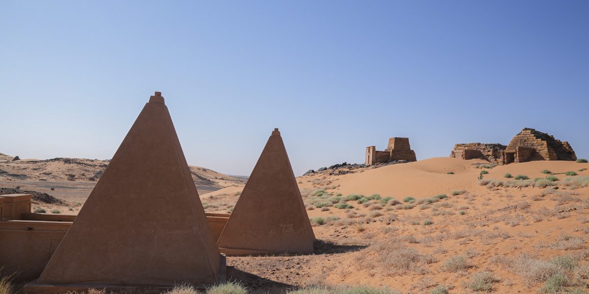 Piramidele Meroe, tezaur unic, sub asaltul războiului din Sudan