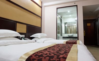 Camere ascunse în hotel? Testul cu degetul dezvăluie adevărul