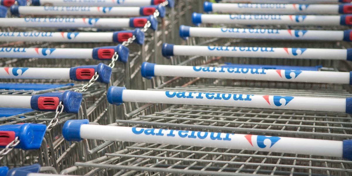 Carrefour sub Dedeman: Ce se întâmplă cu produsele românești