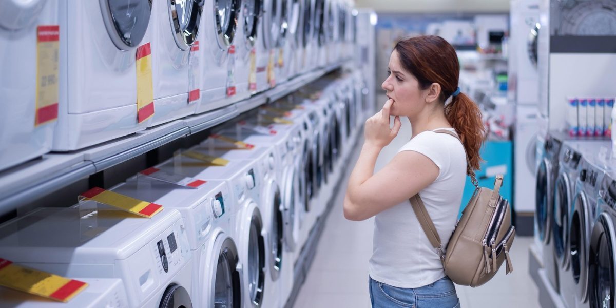 Reduceri uriașe: Când cumperi mașină de spălat sau frigider