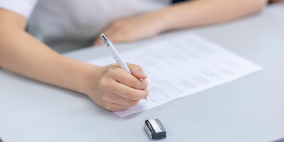 Bac 2026 Toamnă: Ce materii îi așteaptă pe candidați azi