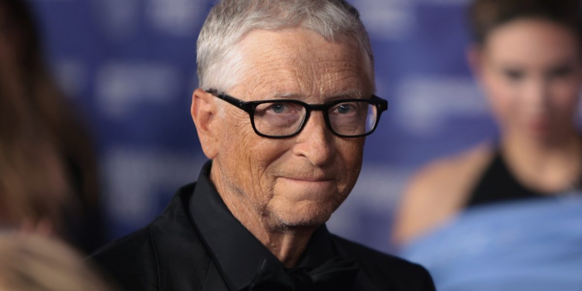 Gates: AI distruge locuri de muncă, guvernele nu sunt pregătite