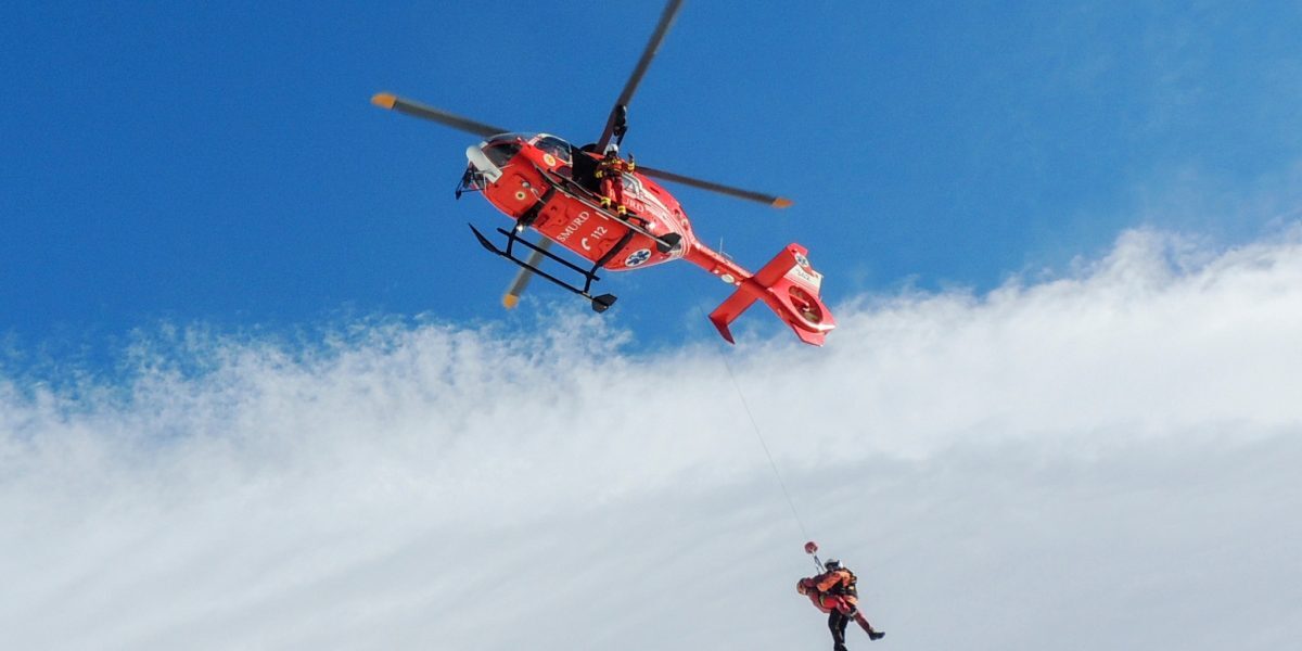 Alpiniști blocați în Bucegi. Intervenție dificilă în Valea Albă