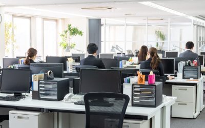 AI promite joburi mai puține, dar angajații spun altceva
