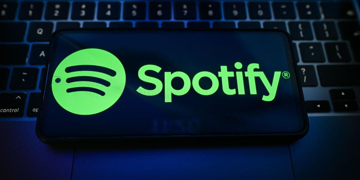 Spotify: Etichetă pentru muzica generată de inteligența artificială