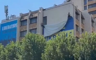 Șoc la Priștina: Drapelul Ucrainei, înlăturat după întâlnirea Zelenski-Vucic