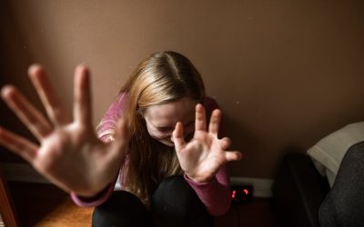 Profesoară bătută de părinți în Dâmbovița. Agresorii, reținuți
