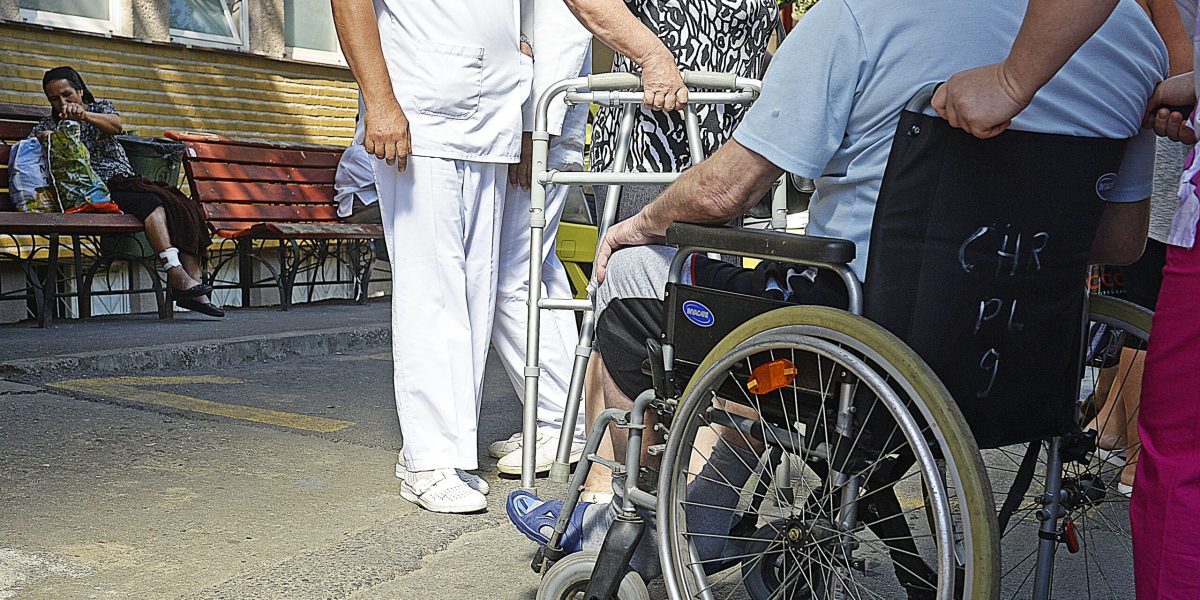 Invenție italiană: Paraplegici merg din nou!
