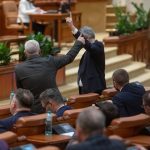 Grindeanu vrea demisie, Mureșan refuză: „La vot în Parlament”