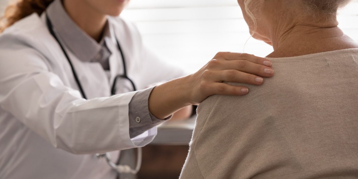 Românii, blocați de bani și distanță: Ani fără medic