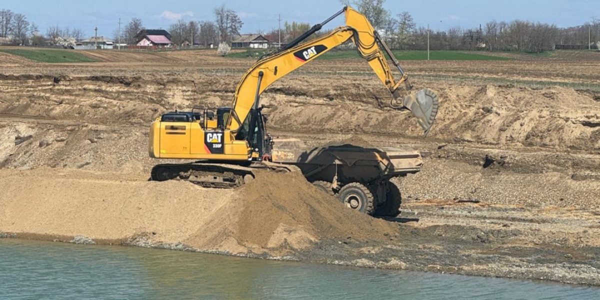 Afaceri miniere ilegale: o firmă, cercetată penal în România