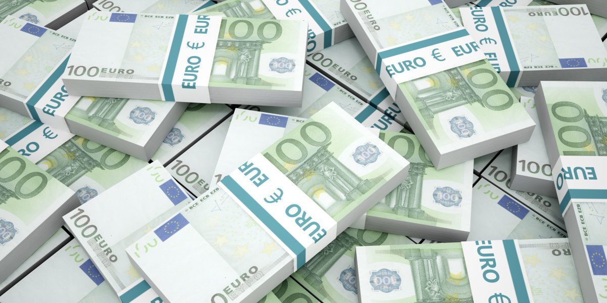 Un milion de euro falși, confecționați clandestin în Suceava