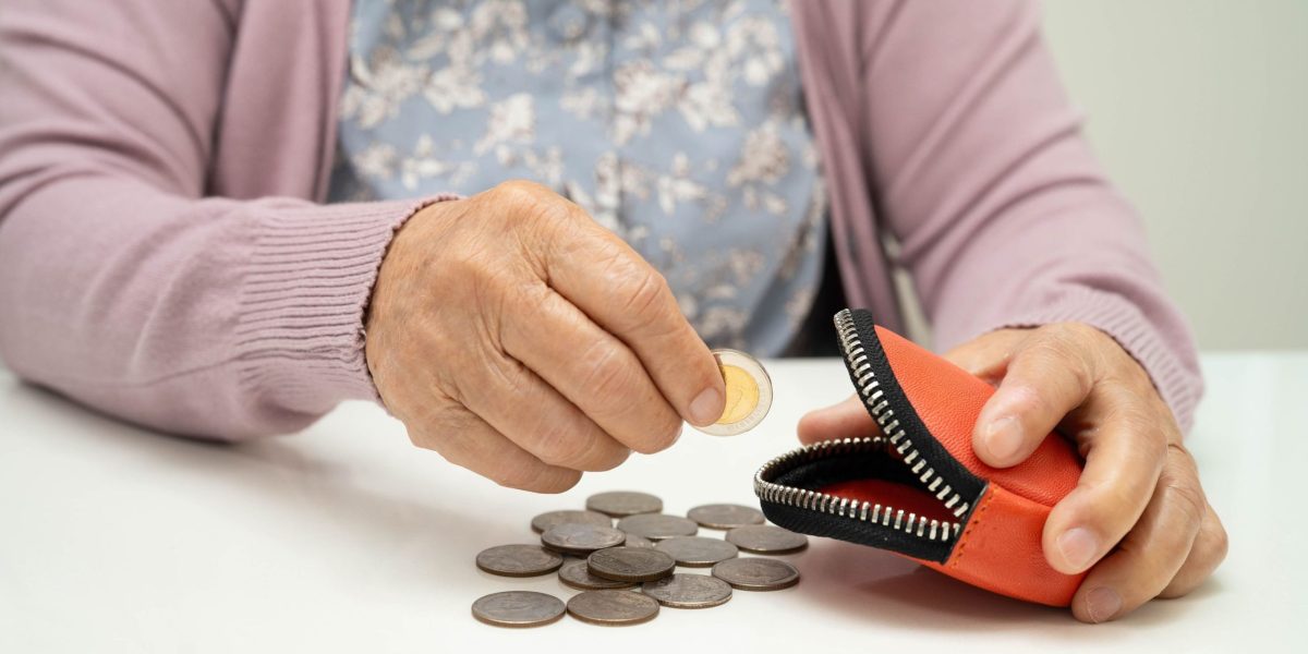 Pensie anticipată femei 2026:Acte, copii, termene stricte