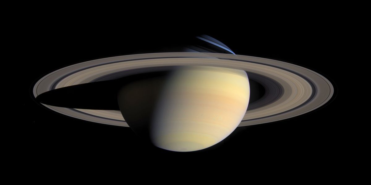 Saturn: Luna înghețată, speranță vieții extraterestre