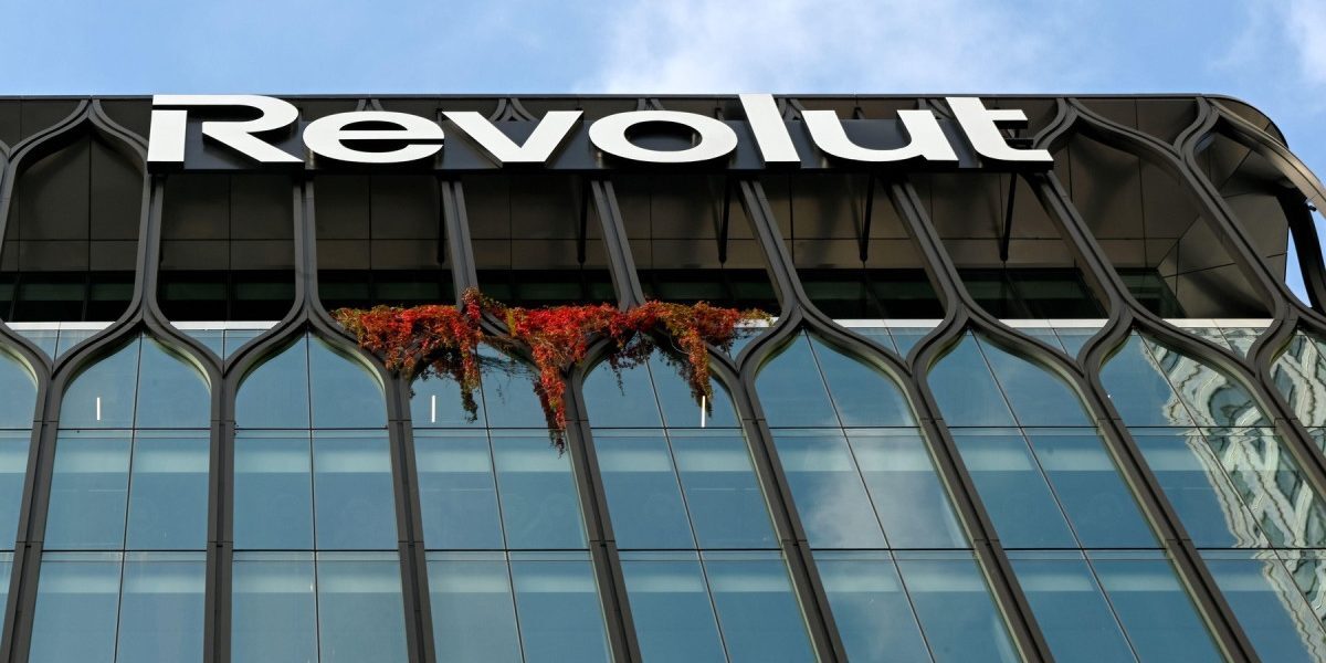 Revolut, compromis: Date clienți oferite unor atacatori