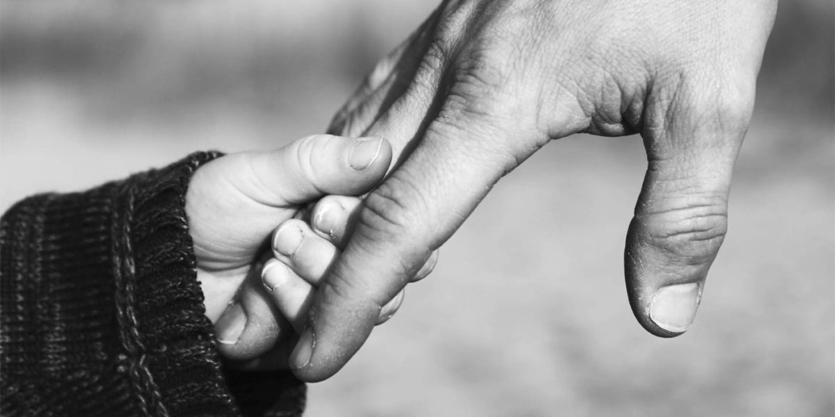 Ungaria anulează interdicția Orban: Cuplurile gay pot adopta