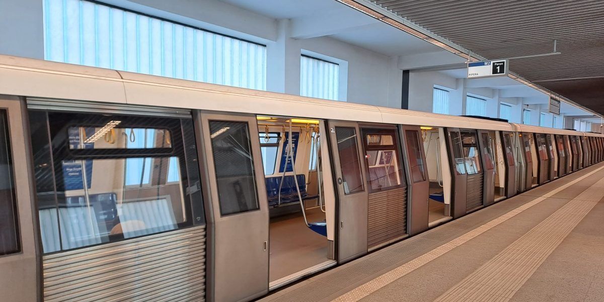 Trenurile Bombardier, blocate pe Magistrala 2 la stația Arghezi