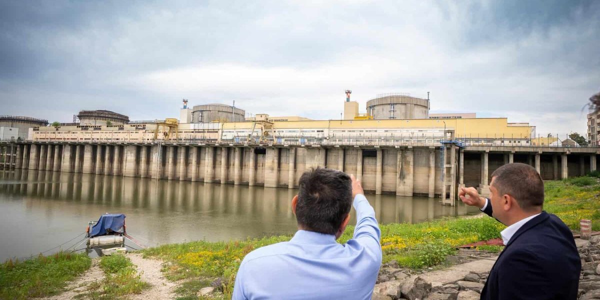 Cernavodă: Reactoarele pornesc târziu. Dunărea, prea slabă în septembrie