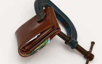 Câștigul mediu net scade: inflația erodează salariile în România