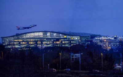 Incendiu la Heathrow: Aeroportul Londrei blocat, haos în transport