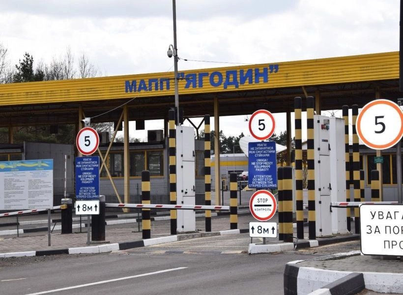 Dronă rusească, atac lângă Polonia: tren de pasageri și stație de combustibil vizate