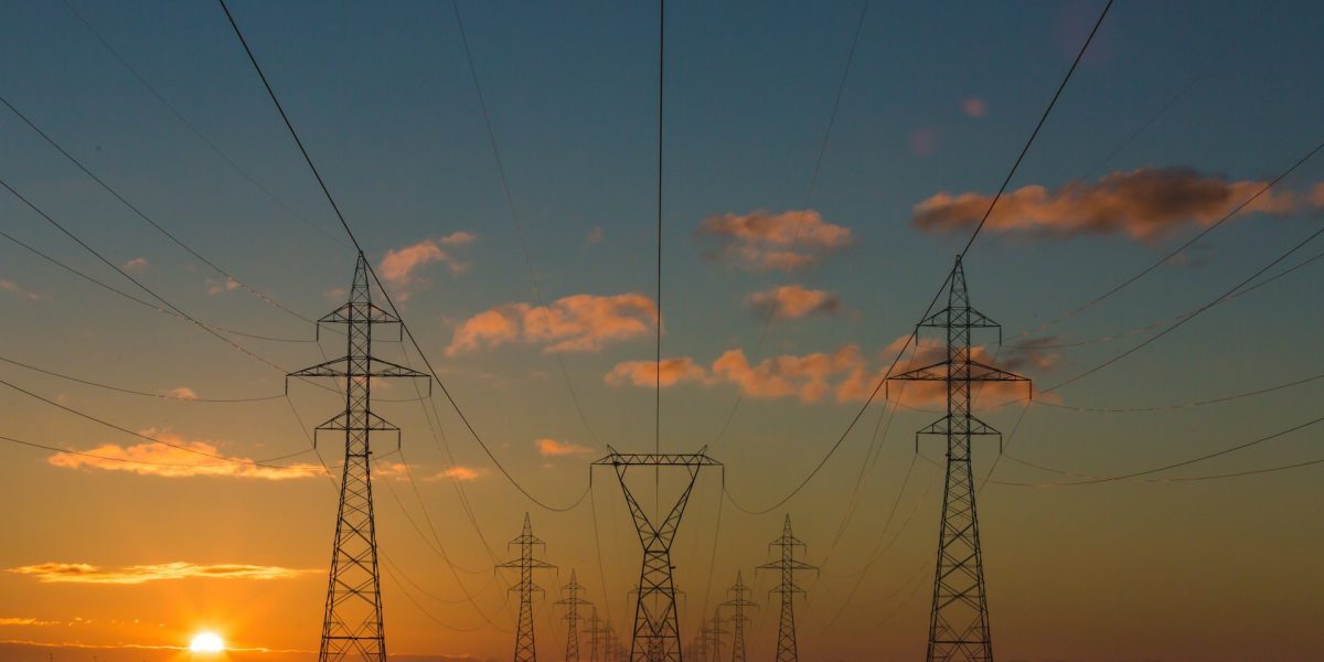 România: Interconectare Energetică Depășește Ținta UE, Blocaje la Granițe