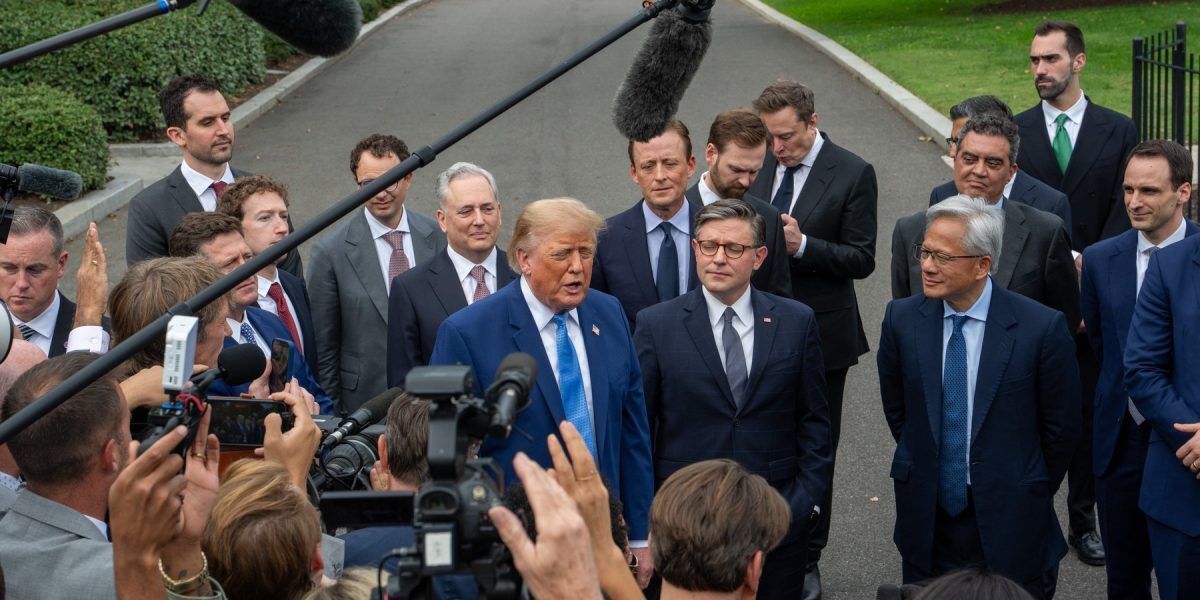 Trump anunță „Constituție” AI cu giganți din Silicon Valley