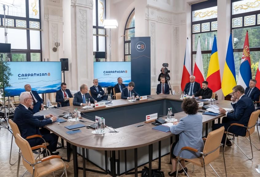 Minorități și economie: Președintele României cere cooperare la summitul din Ucraina