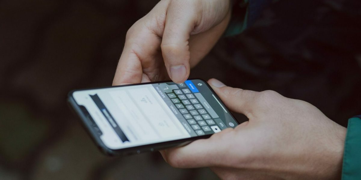 România ținta escrocilor: Peste 1 milion vizați de SMS-uri cu colete false