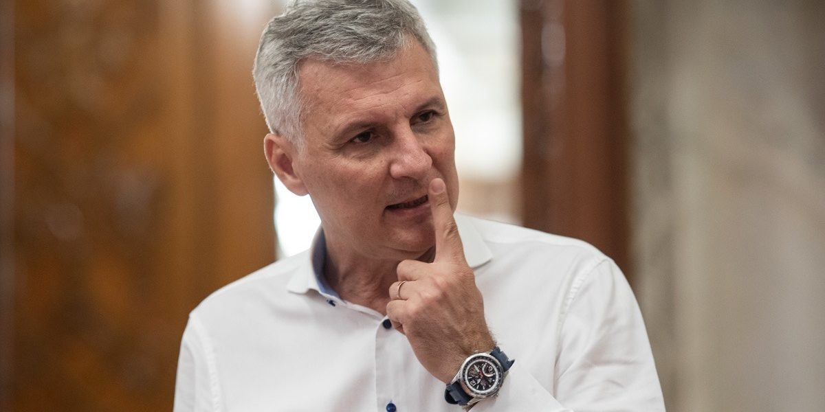 Zamfir, ministru la Economie, vrea să vândă statul după legea anti-vânzare