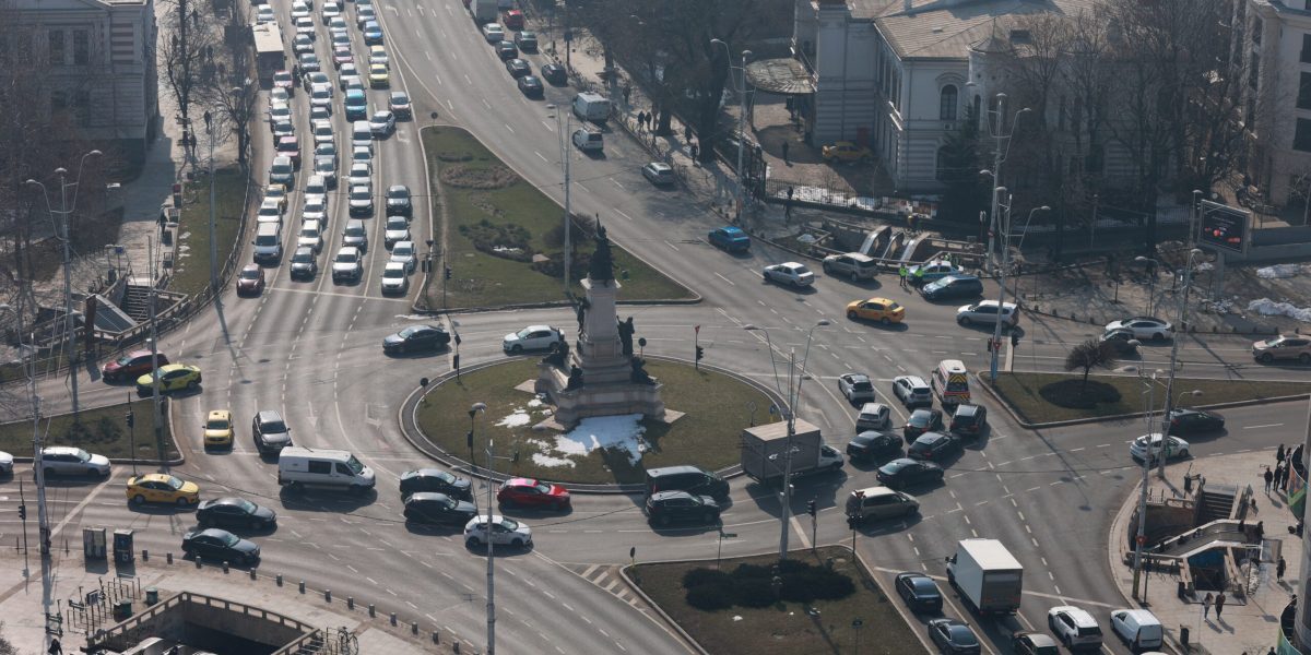 Aproape 3 milioane de mașini: Bucureștiul și Ilfovul se sufocă