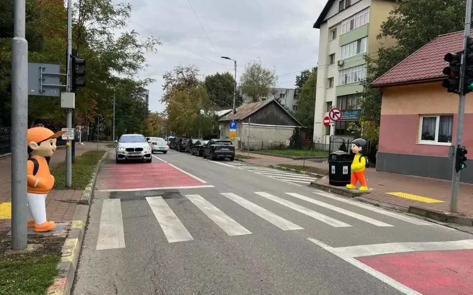 Pietoni-manechin, test inedit la Suceava pentru siguranța școlarilor