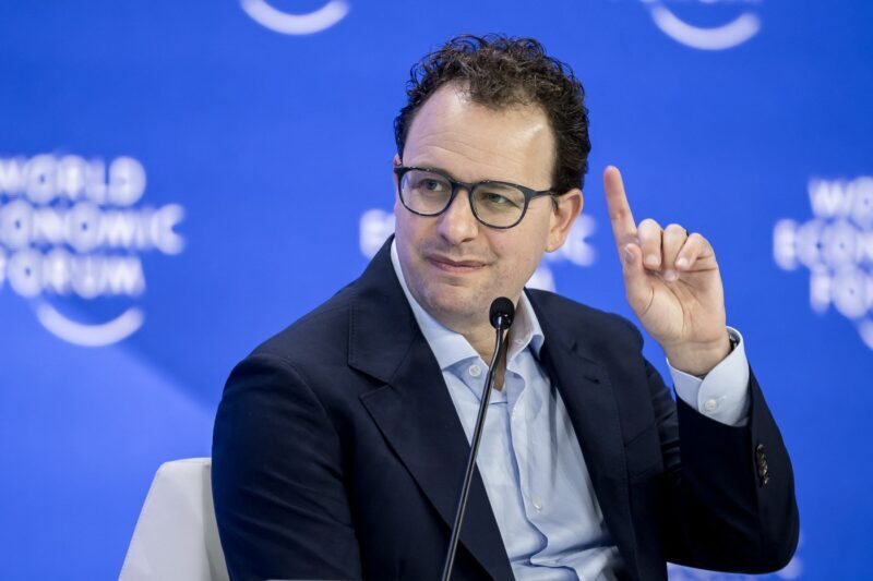 Dario Amodei, enigmă IA: Liderul cel mai căutat pe valul inteligenței artificiale