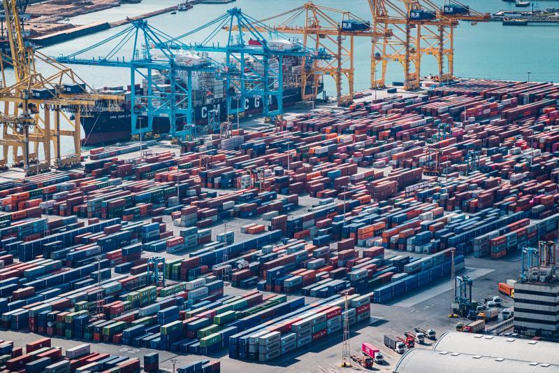 Companii europene: Gata cu stocurile de criză, diversifică furnizorii