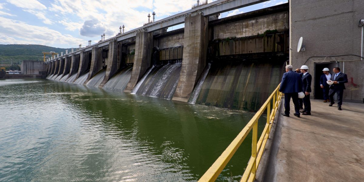 Energie scumpă în România: De ce plătim mult când producția e ieftină
