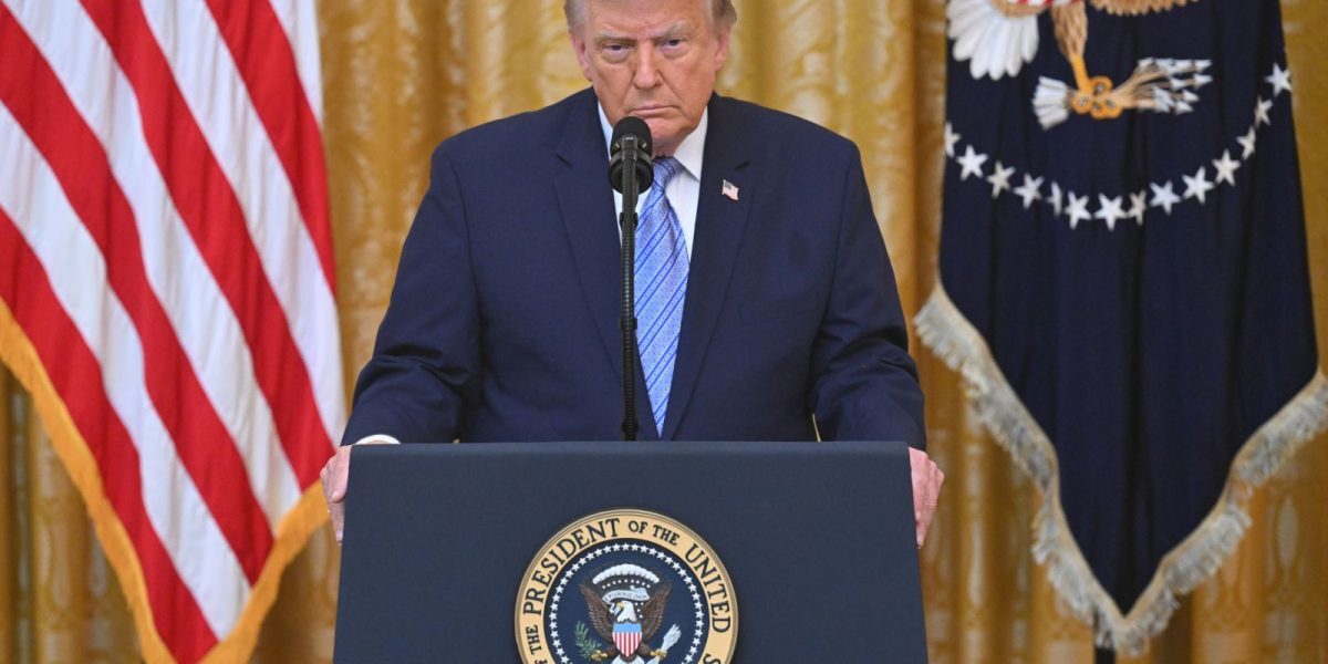 Trump acuză Ucraina, Rusia bombardează: Armistițiu în colaps