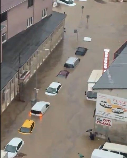 Istanbul sub cod roșu MAE: Atenționare vreme rea weekend