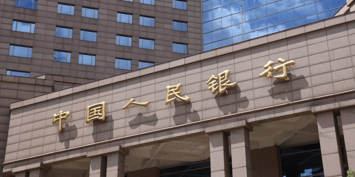 China: 670 de bănci, eliminate! Ce-i sperie pe liderii de la Beijing